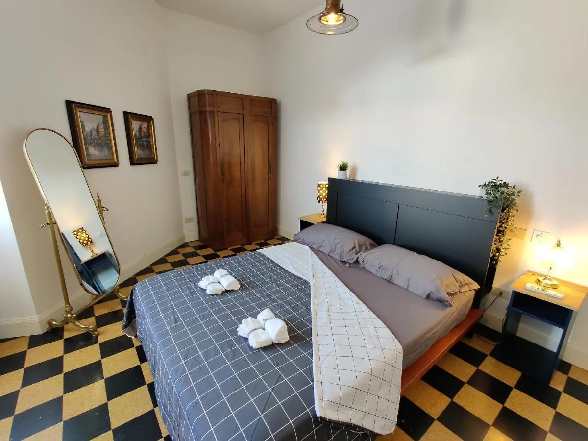 Elegante Trilocale A Milano Appartement