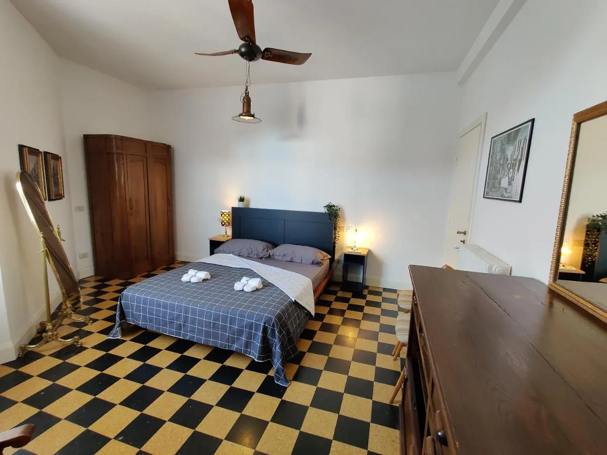 Elegante Trilocale A Milano Appartement